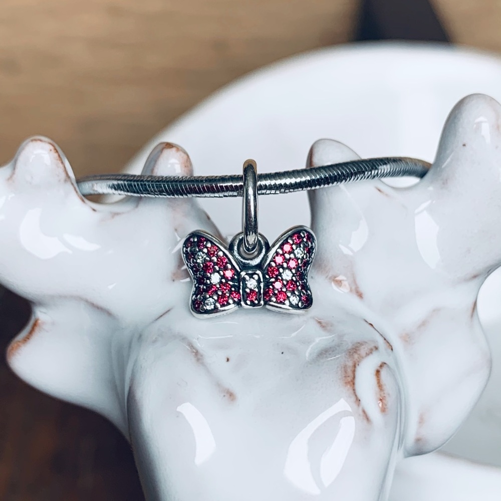 Pandora Disney Minnie’s Polkadot Bow-Retired-Price Firm